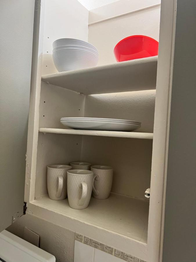 Spacious With Tv, Wi-fi, Netflix, Parking Edmonton