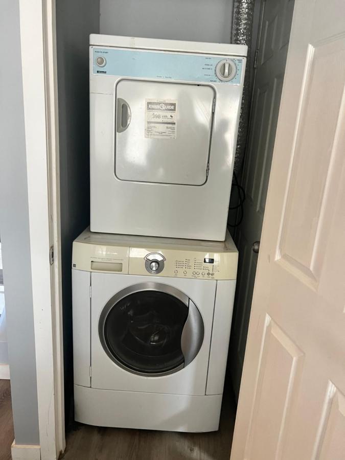 Homestay Spacious With Tv, Wi-fi, Netflix, Parking *