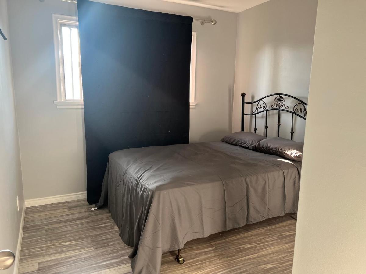 Spacious With Tv, Wi-fi, Netflix, Parking * Edmonton